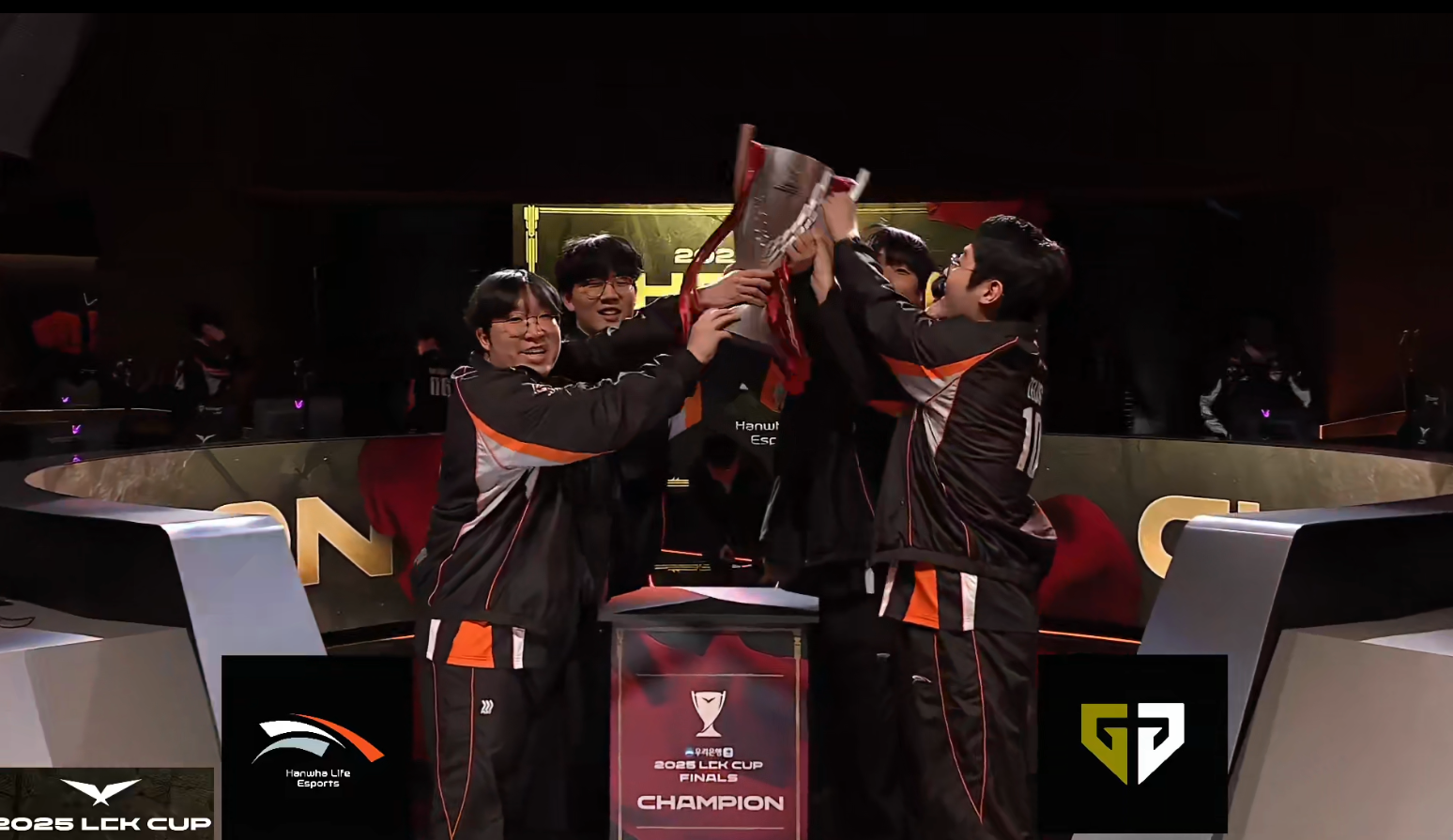 HKA碾压HLE，369打出惊人五杀鏖战多局八强赛，成为赛场最大亮点